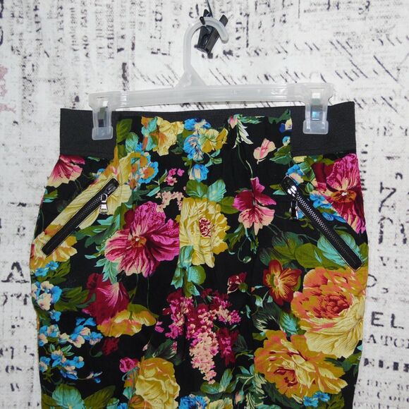 Sans Souci Floral Skirt Size L - Picture 2 of 5